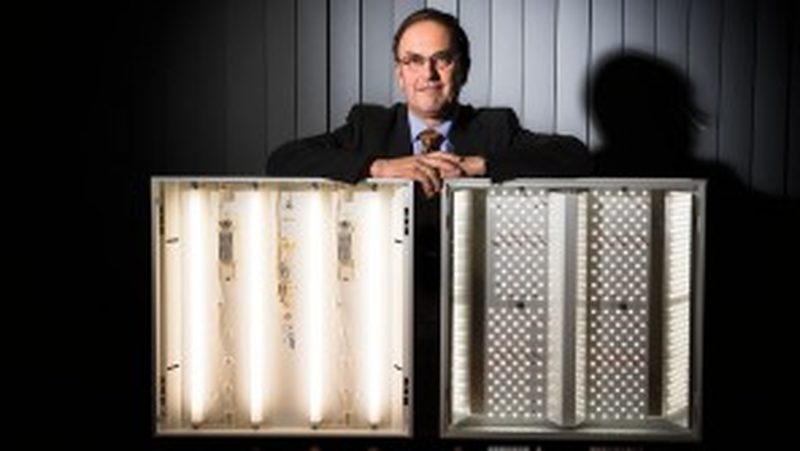 The light stays on Lamp builder Erich Ludwig Jr. is well prepared for the demise of the flourescent bulb. He is already marketing solutions for lamps using LEDs.