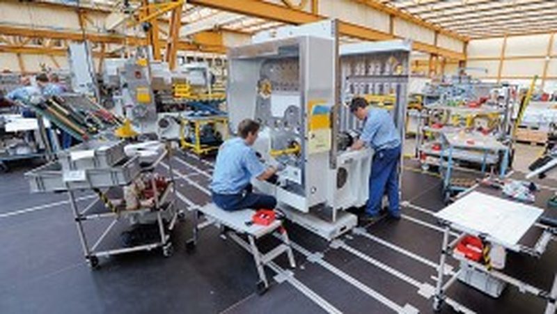 Keeping time The SYNCHRO production system casts a spotlight not only on tidy workplaces. Complete optimization of processes and sequences has proved to make manufacturing more efficient.