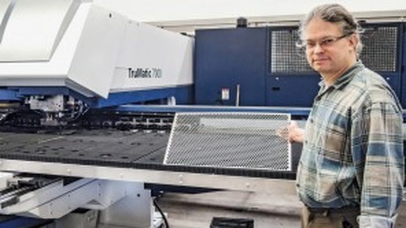 Flat and level sheet metal, without retouching Sheet metal without distortion, straight from the punching machine? With integrated flattening, it can be done.
