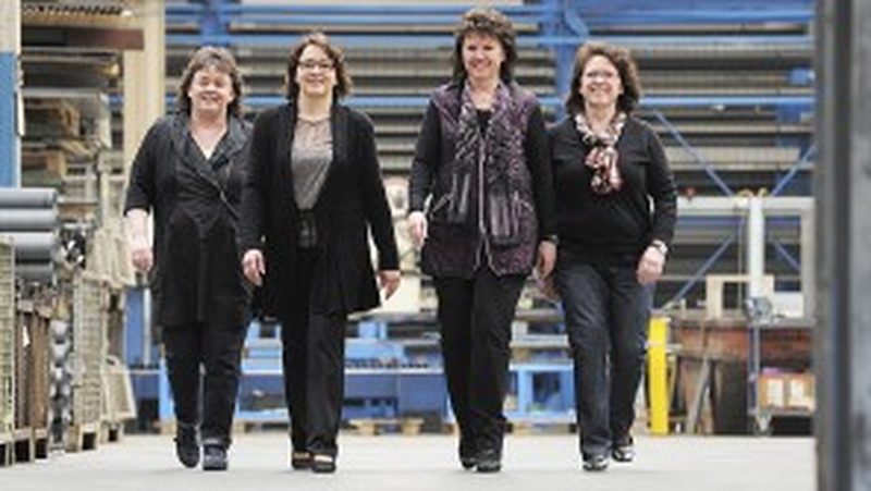 Like father, like daughters Christel Schreiber knew early on what she wanted — to work with sheet metal. She has reached her goal. Today she manages the company her father founded.